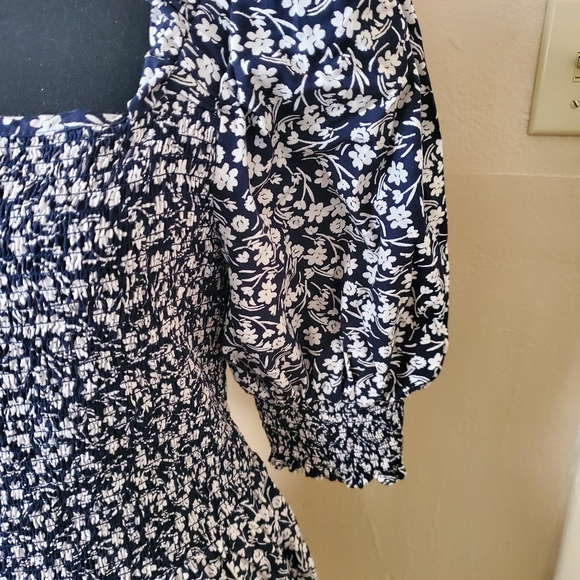 Sundress - Picture 2 of 4